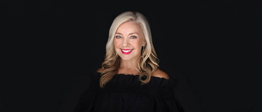 Laura Thomas Biography