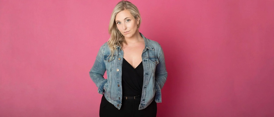 Laura Thomas Biography