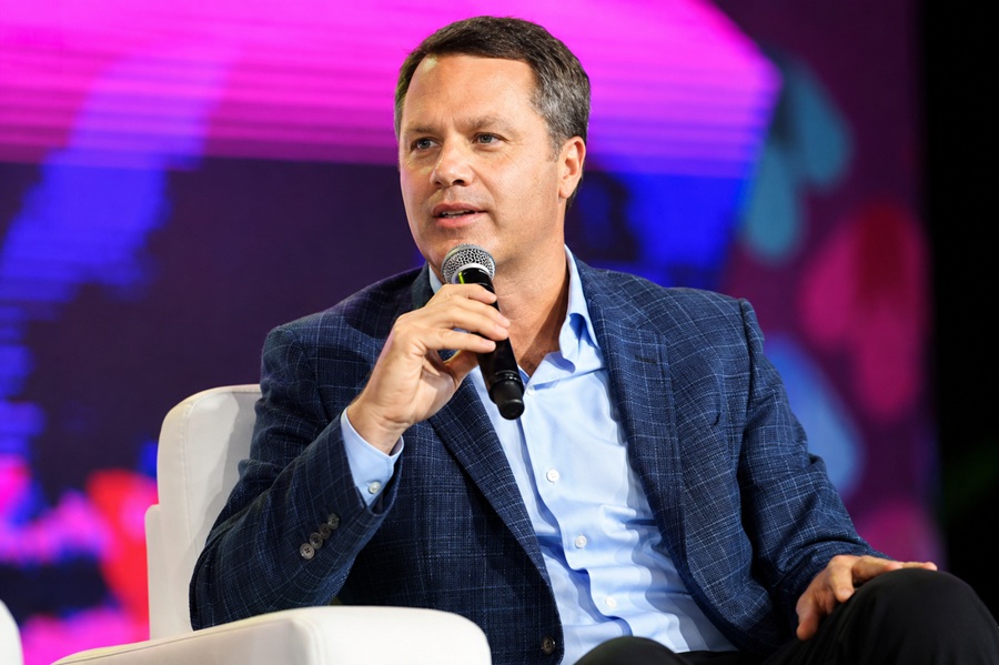 doug mcmillon and joaquin duato